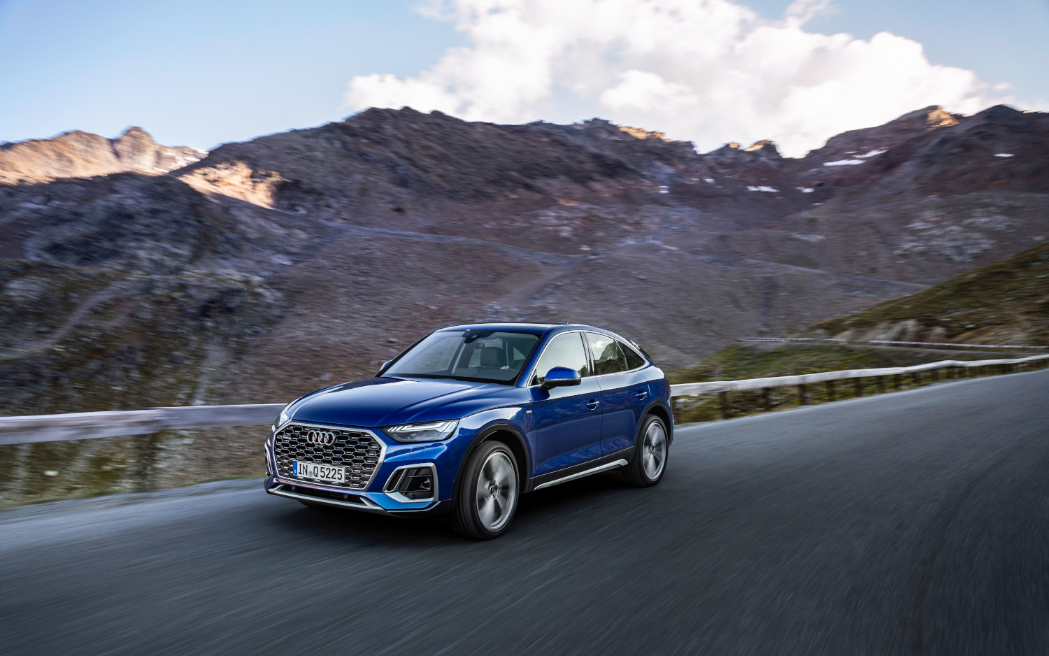 Audi Q5 Sportback Prestige Quattro 2021 SUV Drive